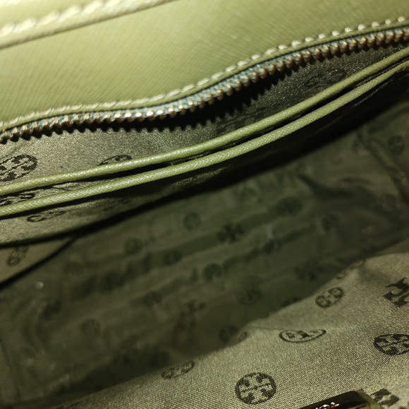 Large Tory Burch Saffiano Tote Bag (Olive) - Picture 6 of 9